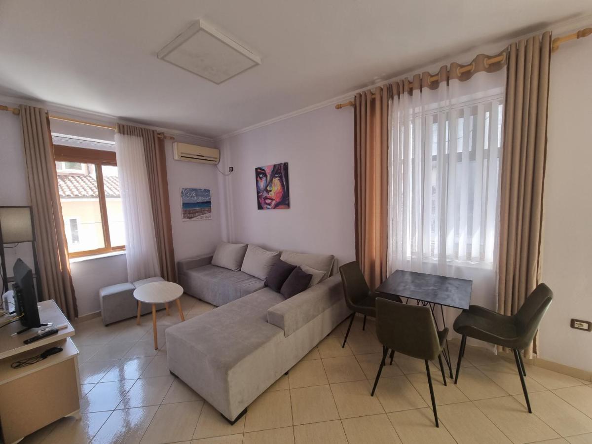 Glamorous Apartment In 티라나 외부 사진
