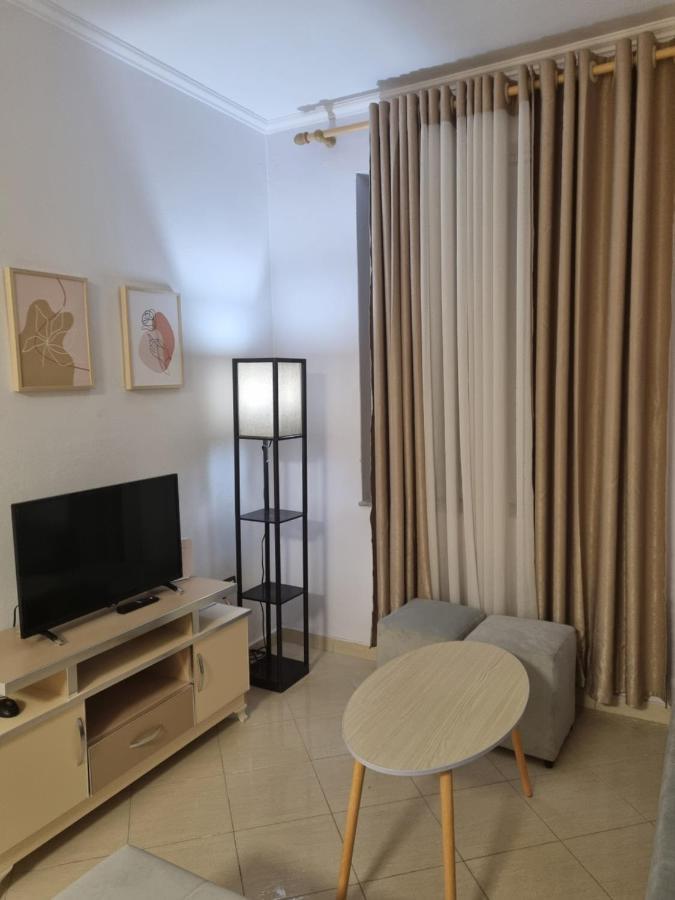 Glamorous Apartment In 티라나 외부 사진